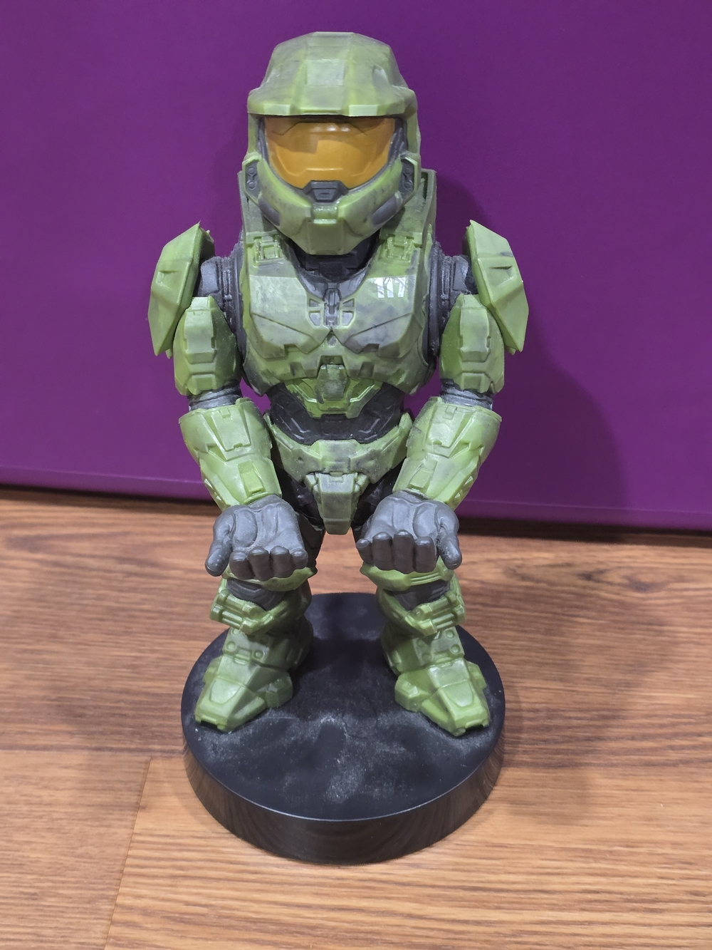 Master Chief Halo Controller & Phone Holder Cable Guy Figure